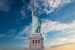 New York'ta Özgürlük Heykeli'nin yakın çekim görüntüsü, Amerika vizesi başvurusu